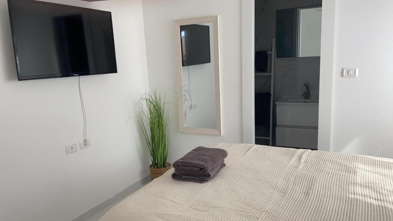 פנינת הדקל בבאר אורה Hotel Bagian luar foto